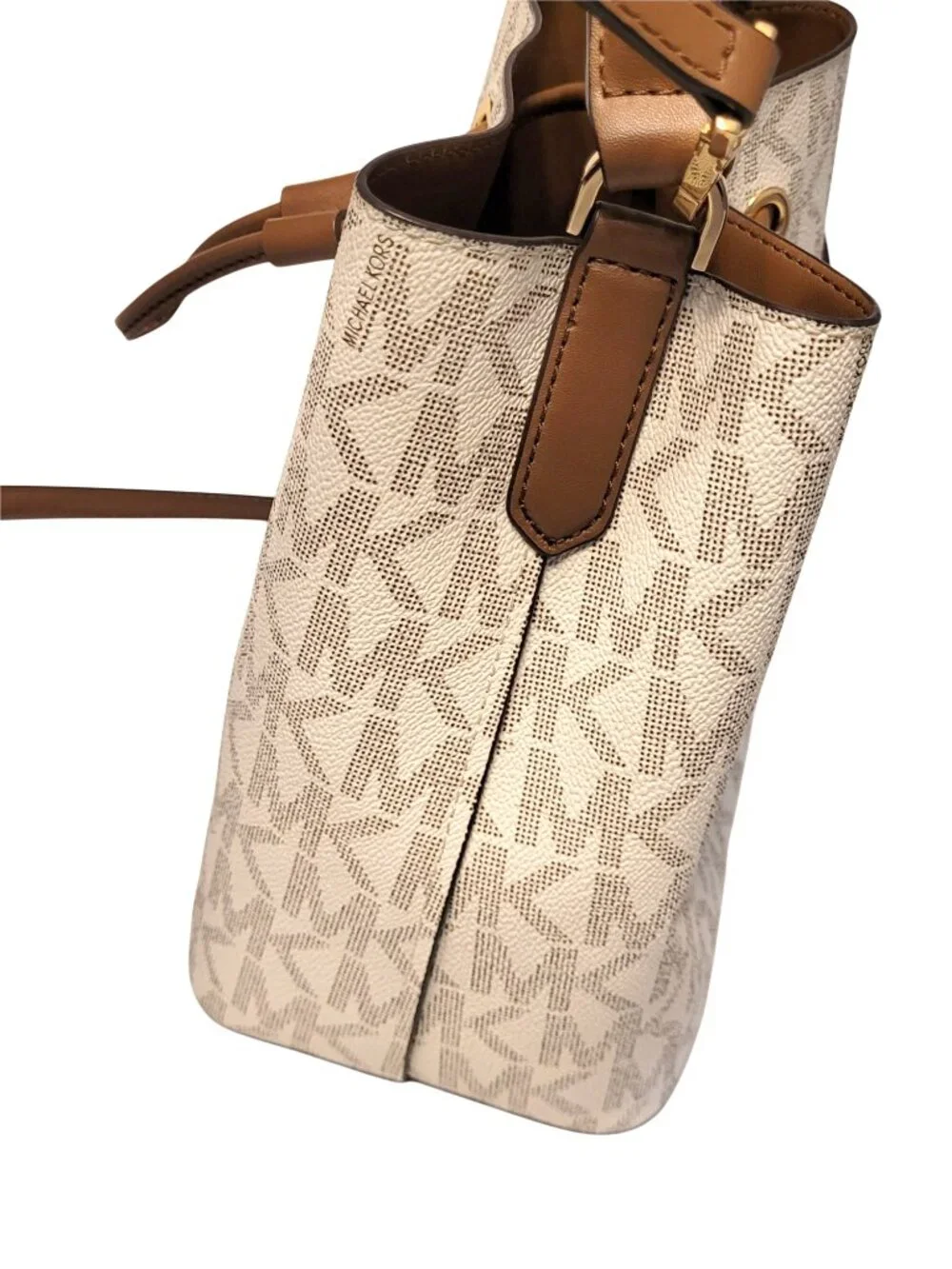 Michael Kors Suri Small Bucket Crossbody Bag